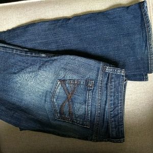 Refuge 8R whisker washed jeans
